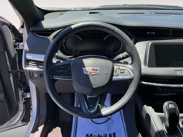 2021 Cadillac XT4 Premium Luxury