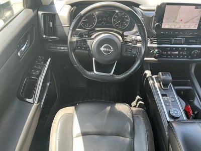 2022 Nissan Pathfinder SL