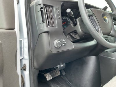 2025 Chevrolet Express Cutaway 3500 1WT