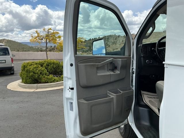 2022 Chevrolet Express Cutaway 3500 Work Van