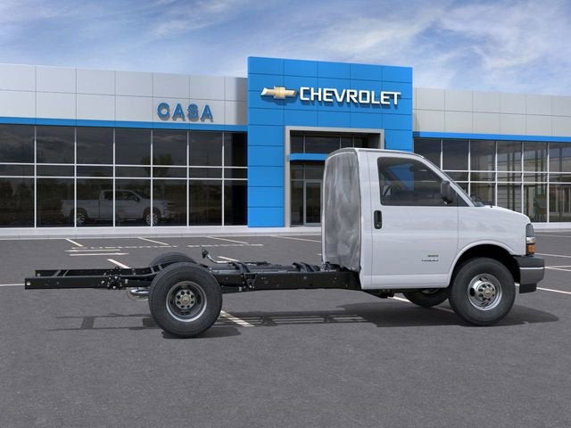 2026 Chevrolet Express Cutaway 3500 1WT