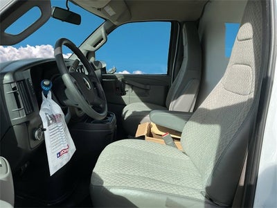 2025 Chevrolet Express Cutaway 3500 1WT