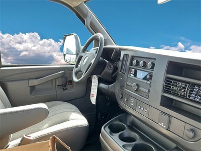 2025 Chevrolet Express Cutaway 3500 1WT