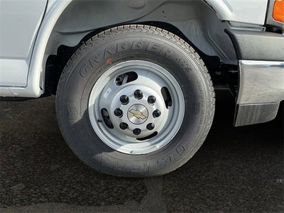 2025 Chevrolet Express Cutaway 3500 1WT