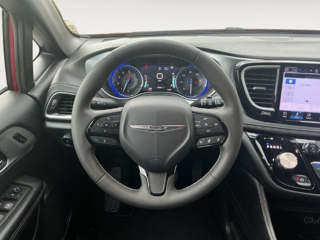 2025 Chrysler Pacifica Limited - Photo 10
