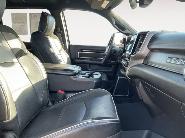 2020 RAM 3500 Laramie Crew Cab 4x4 8' Box