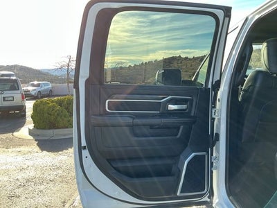 2020 RAM 3500 Laramie Crew Cab 4x4 8' Box