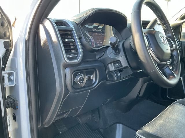 2020 RAM 3500 Laramie Crew Cab 4x4 8' Box