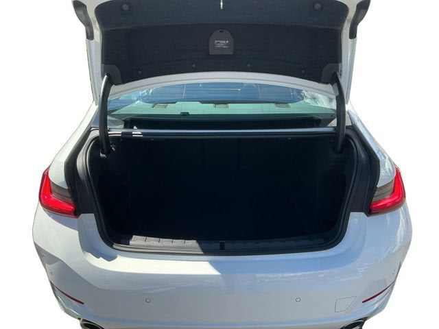 2025 BMW 3 Series 330i
