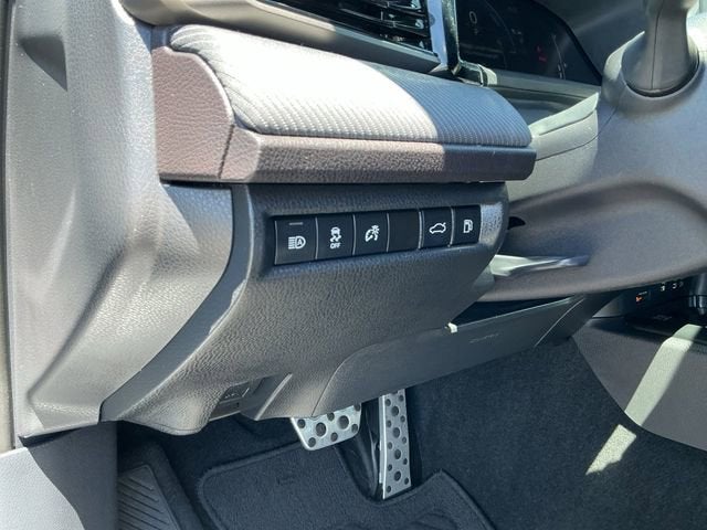 2025 Toyota Camry LE - Photo 31