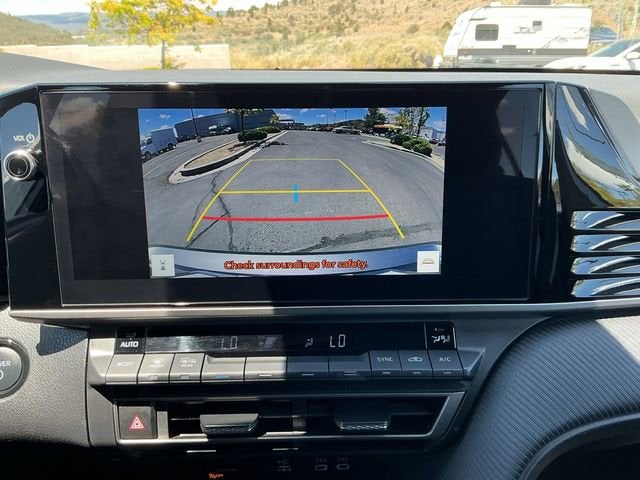 2025 Toyota Camry LE - Photo 32