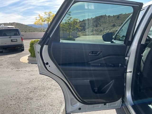 2025 Nissan Pathfinder SV FWD