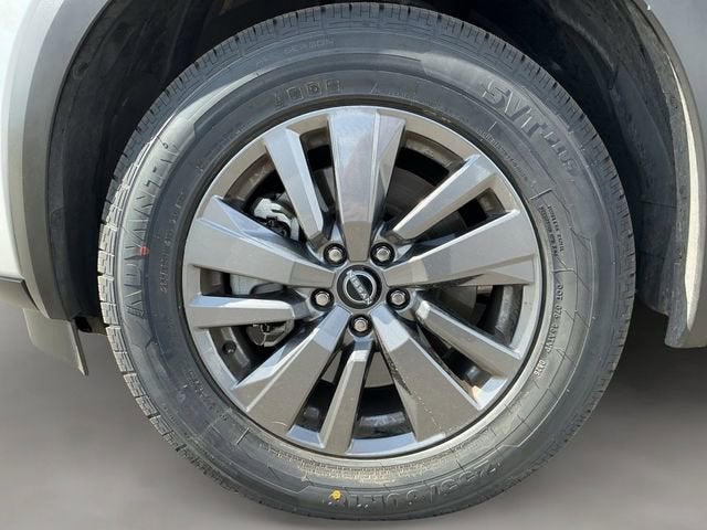 2025 Nissan Pathfinder SV - Photo 17