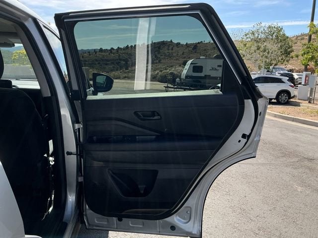 2025 Nissan Pathfinder SV - Photo 19