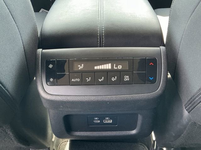 2025 Nissan Pathfinder SV - Photo 27