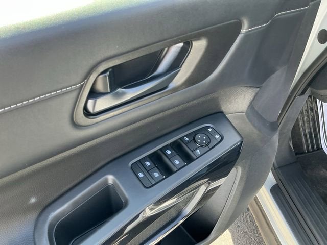 2025 Nissan Pathfinder SV FWD