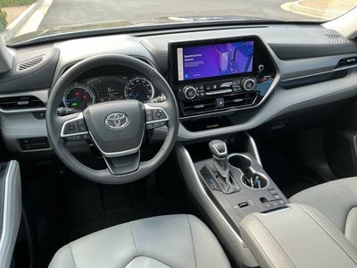 2025 Toyota Highlander Hybrid XLE