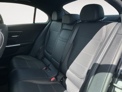 2025 Mercedes-Benz C 300 C 300