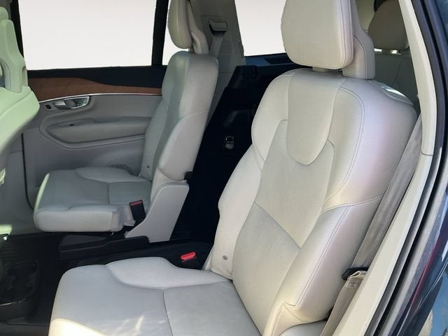 2022 Volvo XC90 Recharge Plug-In Hybrid T8 Inscription Expression 6 Passenger