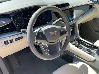 2022 Cadillac XT5 Premium Luxury