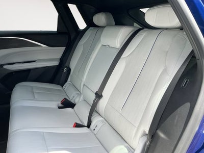 2024 Cadillac LYRIQ Luxury 1