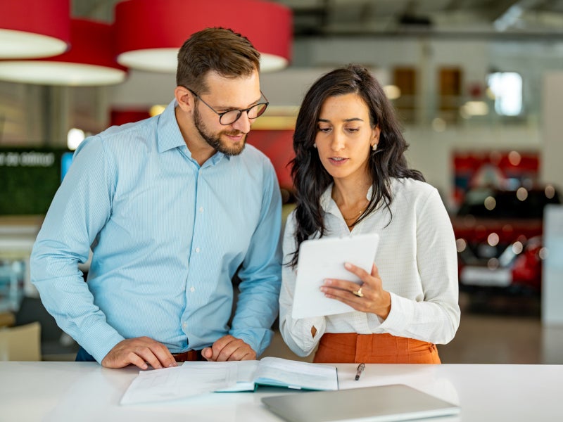 Casa Chevrolet of Prescott financial advisor helping customer